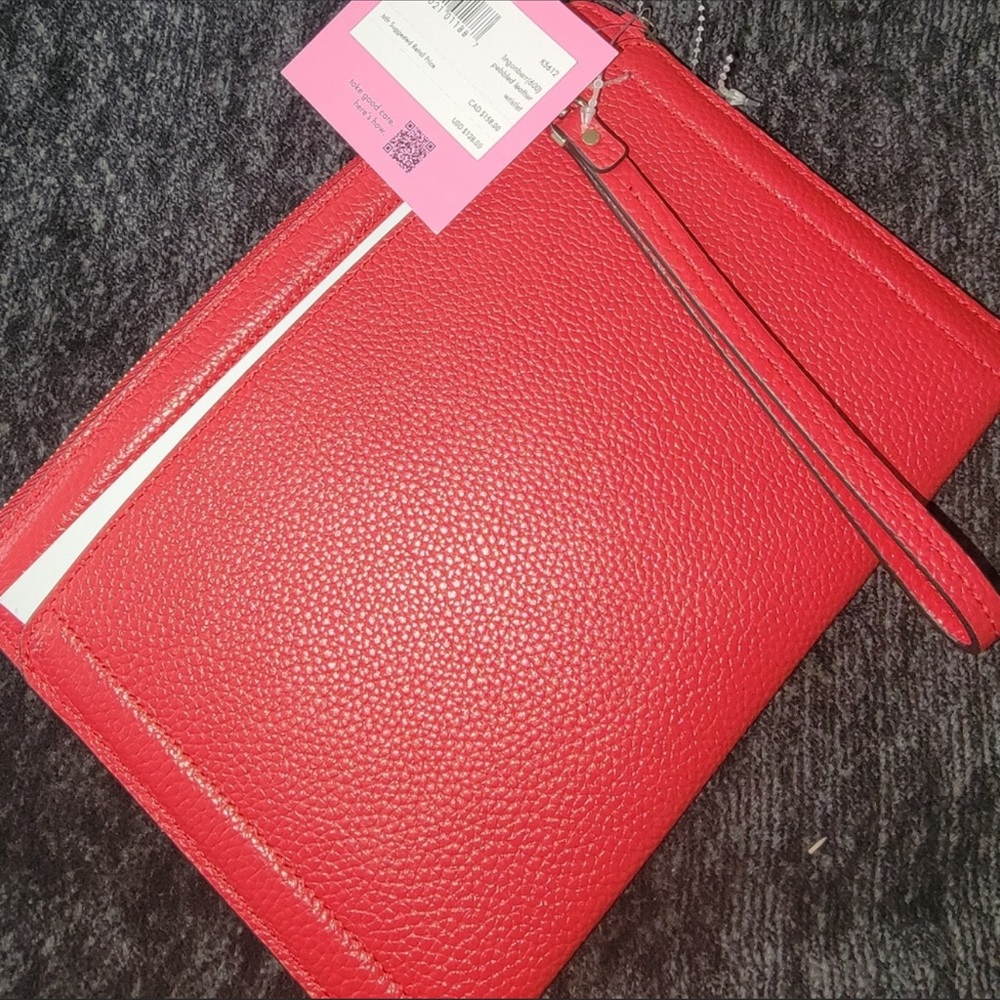 NWT Kate Spade Wristlet.